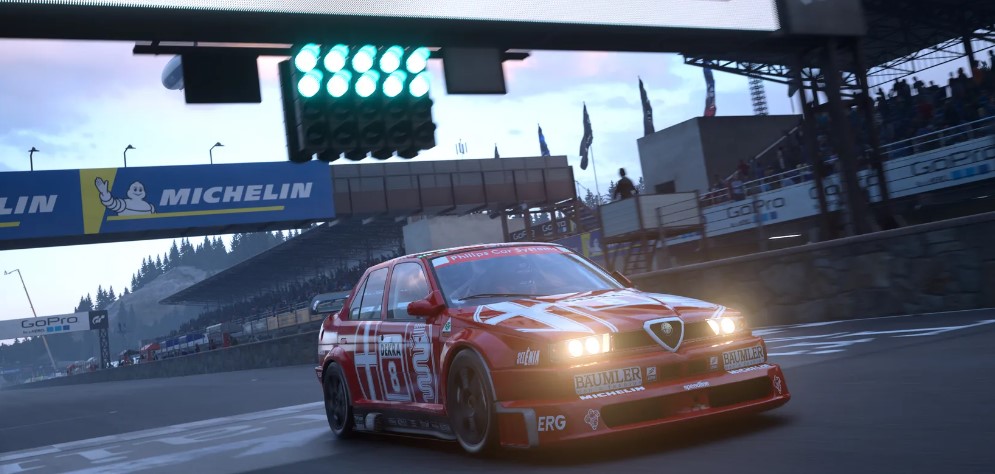 How is Forza Horizon 5 different previous world racing games?